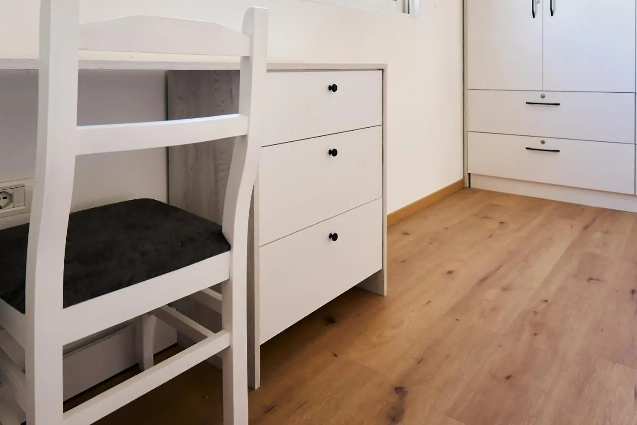 Central Beach Apartment Sarandë