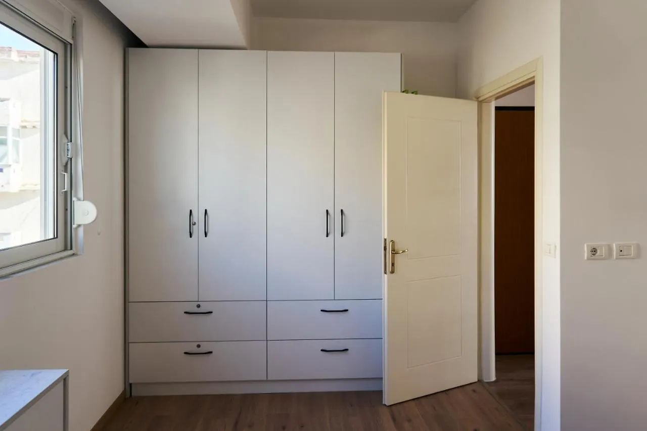 Central Beach Apartment Sarandë