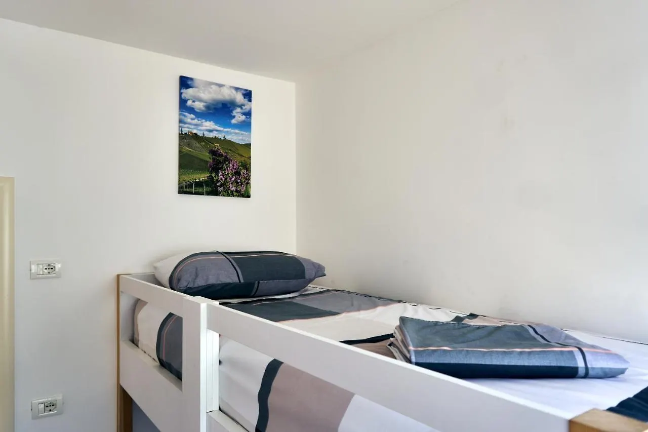 Central Beach Apartment Sarandë 0*,