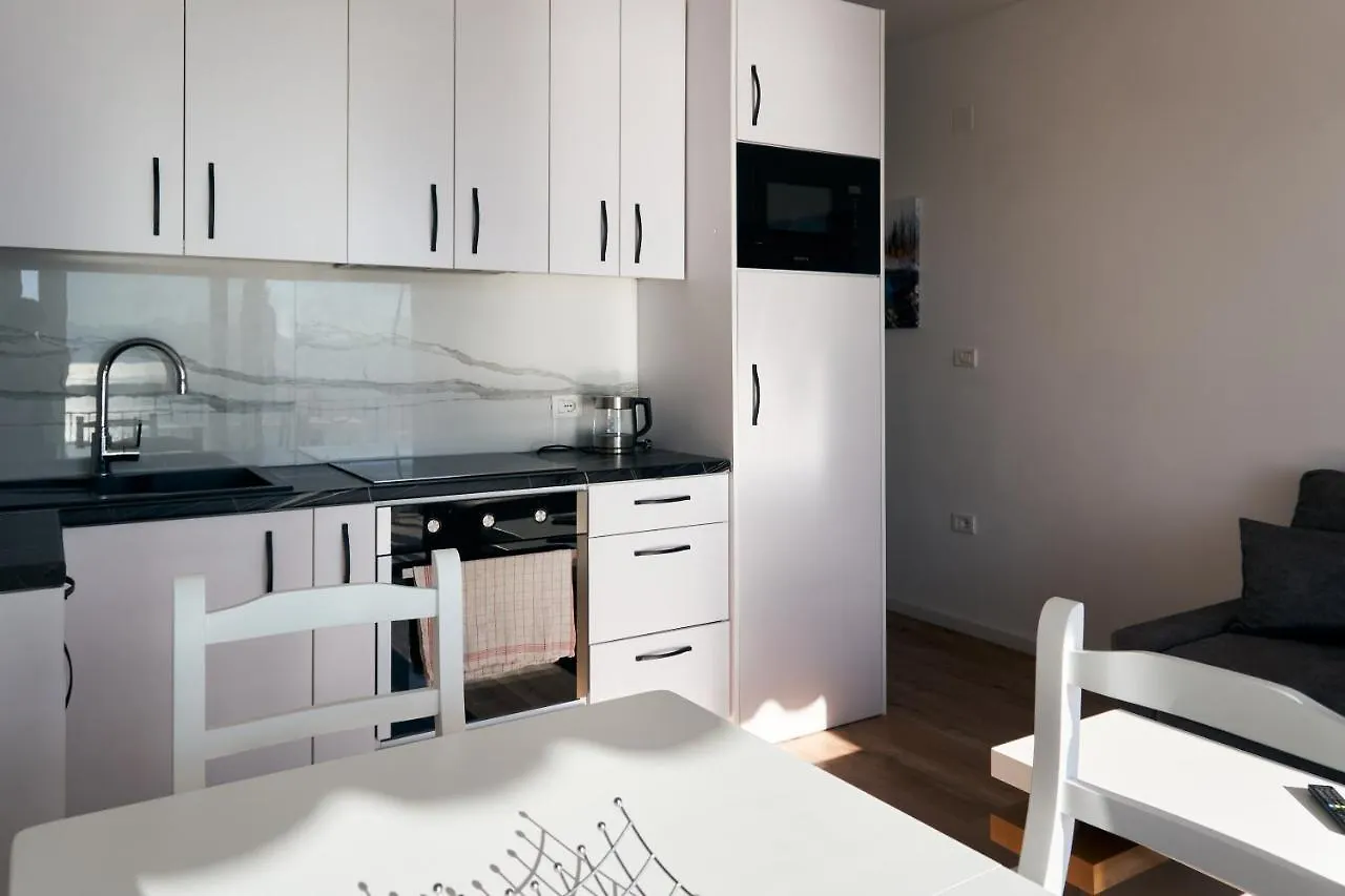 Central Beach Apartment Sarandë