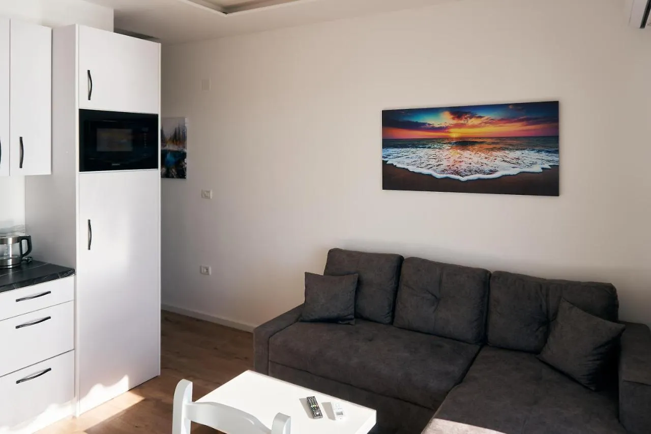 Central Beach Apartment Sarandë