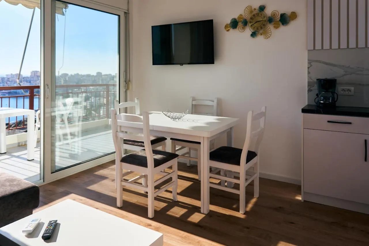 Central Beach Apartment Sarandë