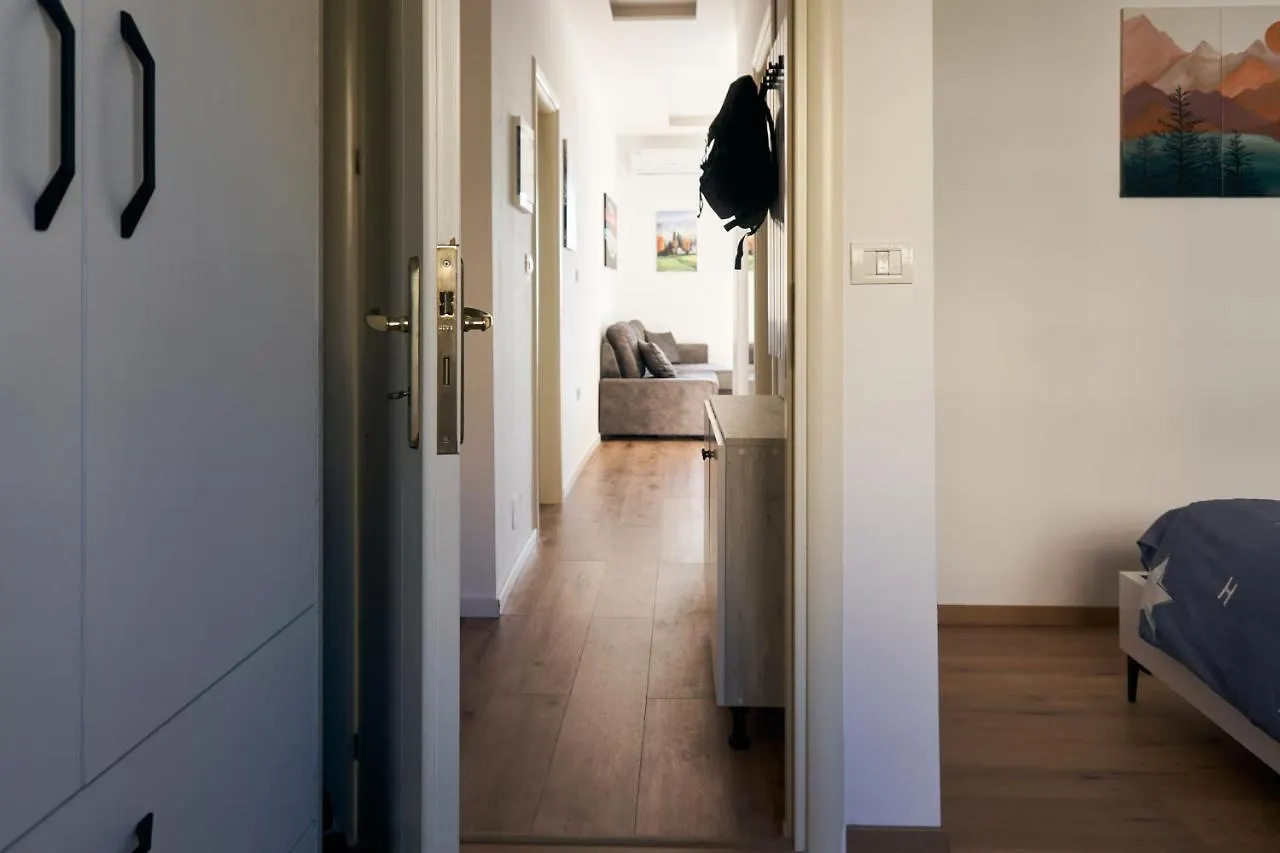 Central Beach Apartment Sarandë