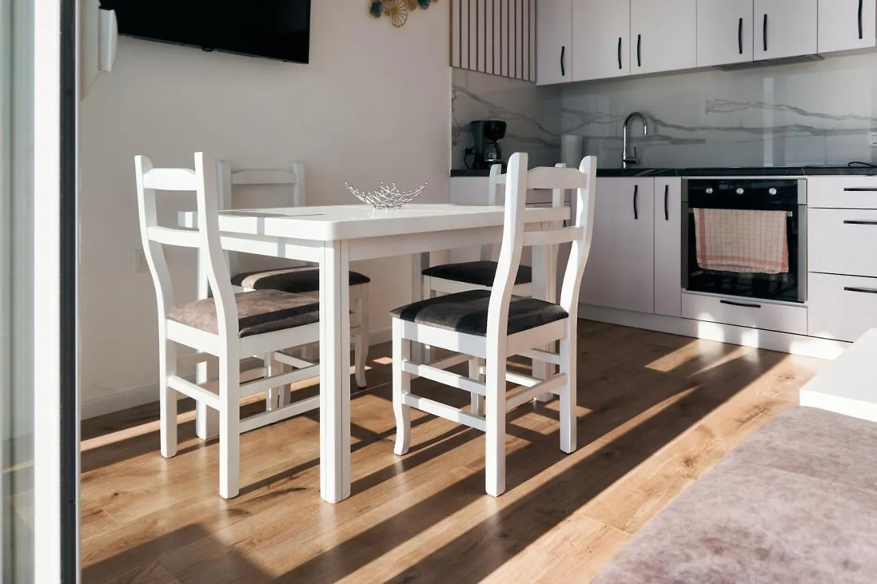 Central Beach Apartment Sarandë